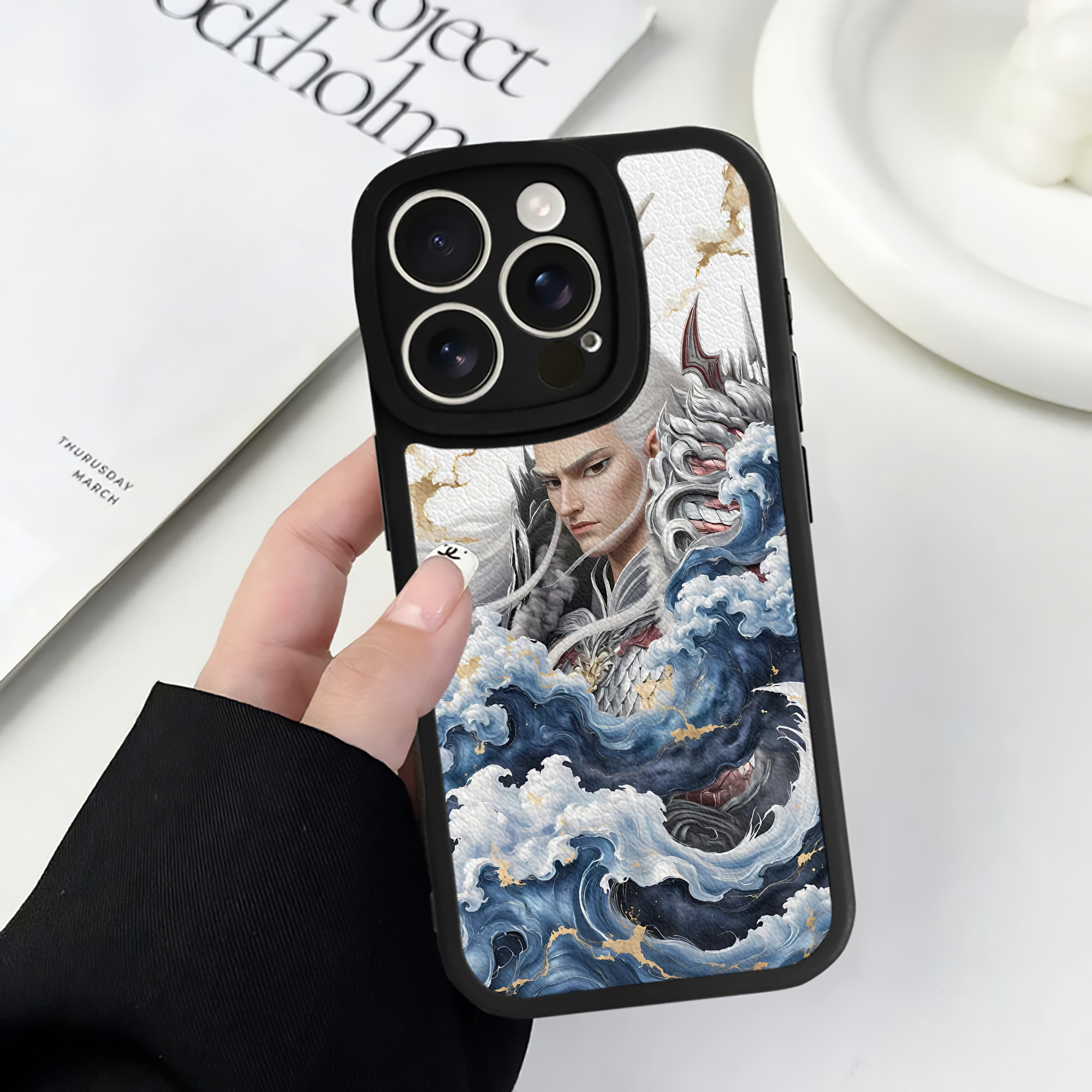 （画像用） Ne Zha 2 ナタ 魔童の大暴れ 【iPhone 16シリーズ対応】シリコンスマホケース（レザー調） 材質：シリコン